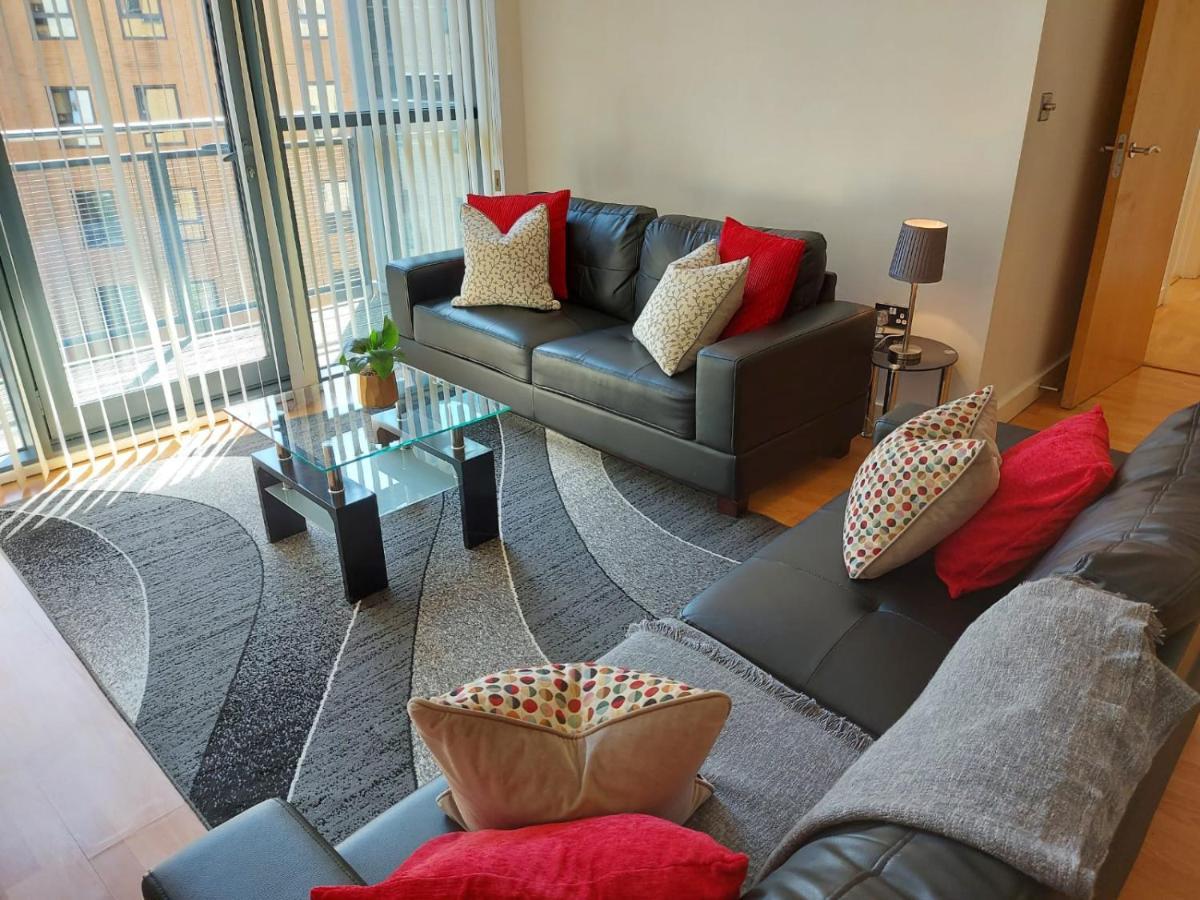City 2 Bed, 2 Bath, Free Parking & Wifi เชฟฟิลด์ ภายนอก รูปภาพ