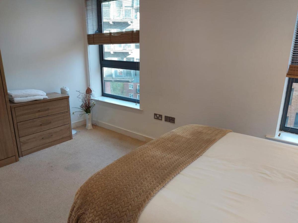 City 2 Bed, 2 Bath, Free Parking & Wifi เชฟฟิลด์ ภายนอก รูปภาพ