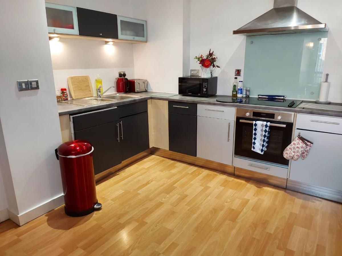 City 2 Bed, 2 Bath, Free Parking & Wifi เชฟฟิลด์ ภายนอก รูปภาพ