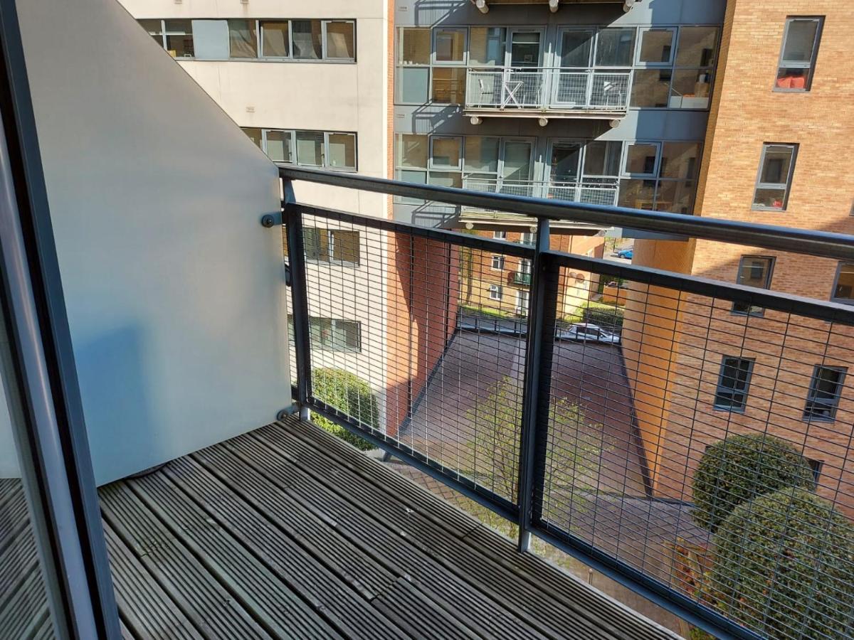 City 2 Bed, 2 Bath, Free Parking & Wifi เชฟฟิลด์ ภายนอก รูปภาพ
