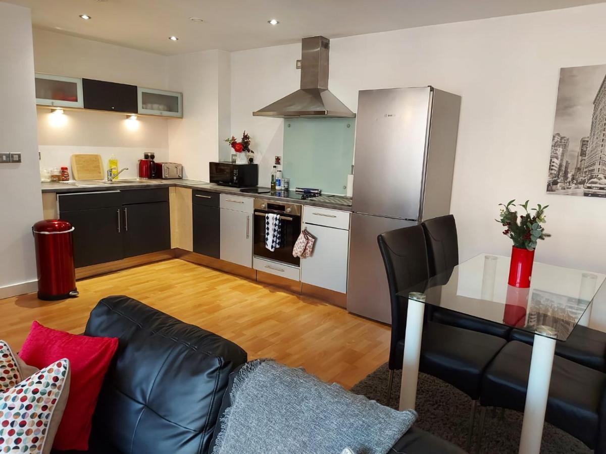 City 2 Bed, 2 Bath, Free Parking & Wifi เชฟฟิลด์ ภายนอก รูปภาพ